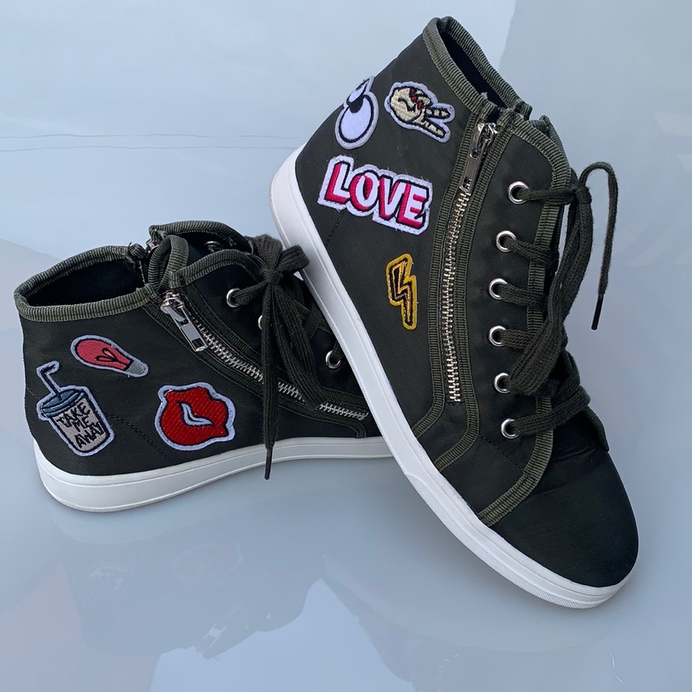 Madden Girl Women’s Cindy Fashion Sneaker